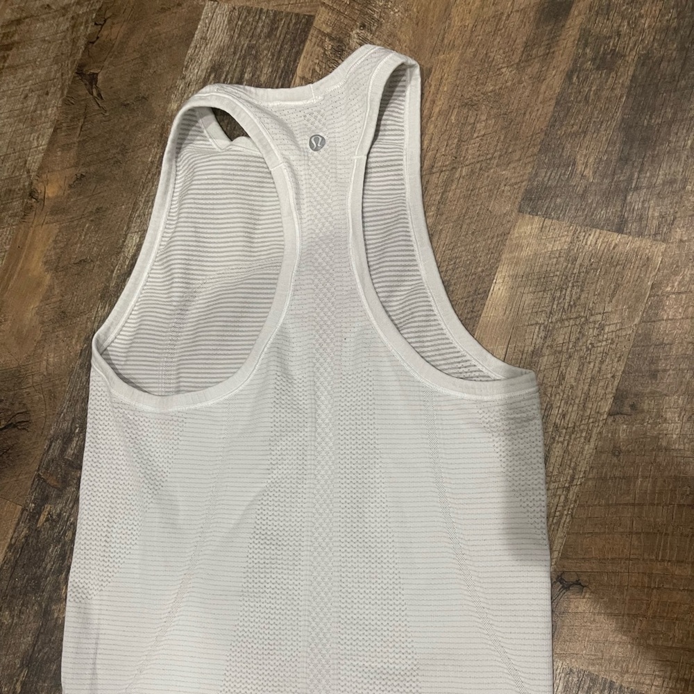 Like New Lululemon Top!